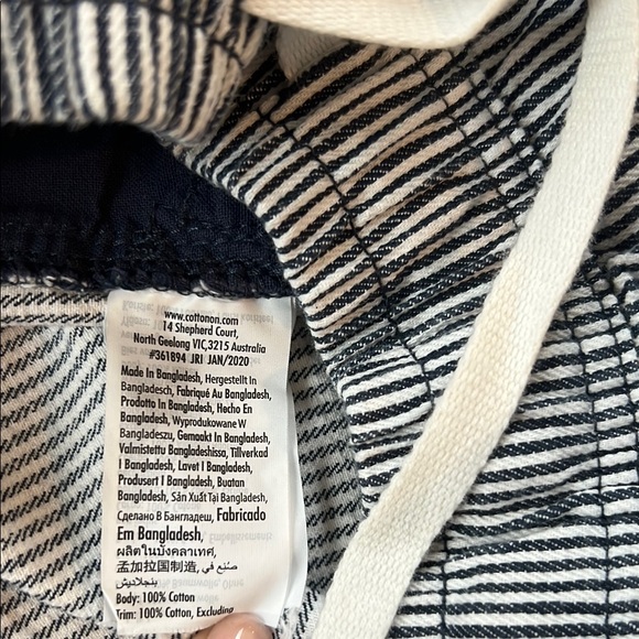 Cotton On Men’s Navy and White Striped Easy Shorts - Picture 4 of 6